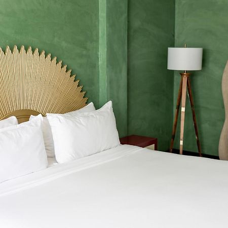 מיאמי ביץ' Crest Hotel Suites מראה חיצוני תמונה